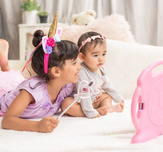 Nursery rhymes are a great early literacy tool for kids learning English and Spanish.